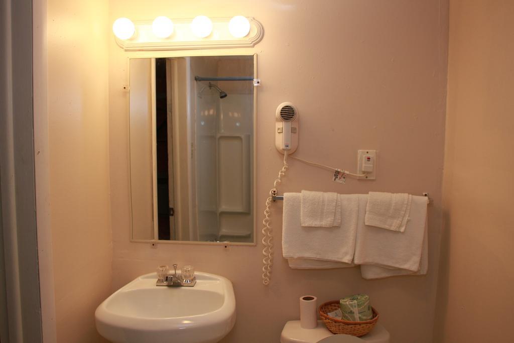 Cascade Inn Niagara Falls Room photo